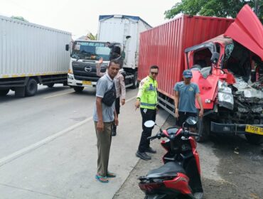 Laka lantas di jalur Pantura Rembang, tepatnya di Jalan Nasional masuk wilayah Desa Gedongmulyo, Kecamatan Lasem, pada Kamis (25/9/2025) sekitar pukul 09.45 WIB. (Foto: rembangsepekan.com)
