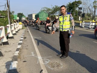 Kecelakaan maut terjadi di jalur pantura Rembang, tepatnya di Desa Punjulharjo, Kecamatan Rembang, Rabu (8/10/2025) pagi. (Foto: rembangsepekan.com)