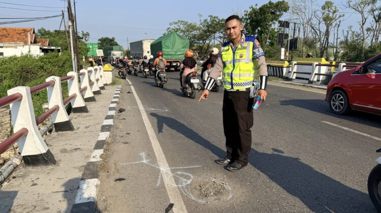 Kecelakaan maut terjadi di jalur pantura Rembang, tepatnya di Desa Punjulharjo, Kecamatan Rembang, Rabu (8/10/2025) pagi. (Foto: rembangsepekan.com)
