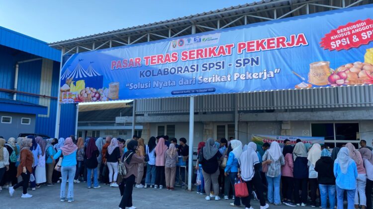 Bazar Pangan Murah. (Foto: rembangsepekan.com)