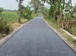 Empat proyek peningkatan jalan di Kabupaten Rembang yang dibiayai dari APBD Induk 2025 menunjukkan progres pesat. (Foto: rembangsepekan.com)