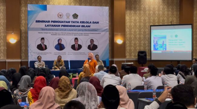 Sri Wulan dalam seminar penguatan tata kelola dan layanan pendidikan Islam di salah satu hotel di Rembang, Selasa (21/10/2025). (Foto: rembangsepekan.com)