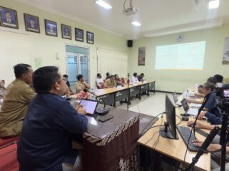 Badan Pusat Statistik (BPS) Kabupaten Rembang merilis data inflasi bulan Oktober 2025, di Aula Kantor BPS Rembang, hari ini. (Foto: rembangsepekan.com)