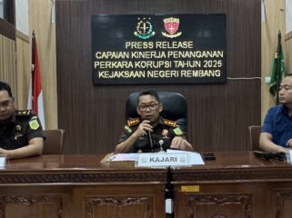 Kejari Rembang merilis empat kasus tipikor sepanjang 2025, Rabu (10/12). Foto: rembangsepekan.com.
