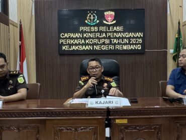 Kejari Rembang merilis empat kasus tipikor sepanjang 2025, Rabu (10/12). Foto: rembangsepekan.com.