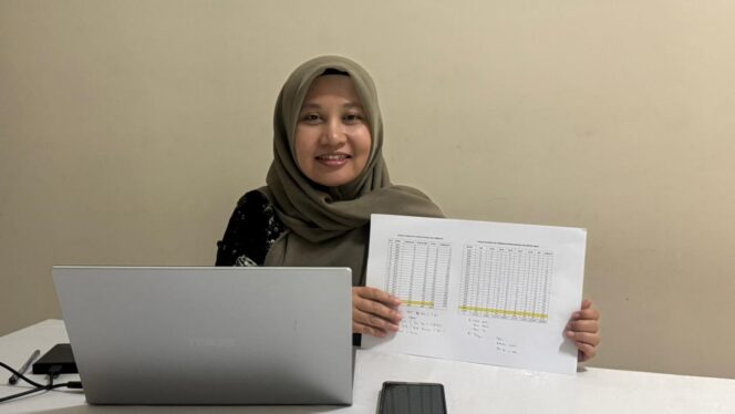 
					Epidemiolog Dinas Kesehatan Rembang, Martha Gusmanthika saat diwawancarai rembangsepekan.com, Selasa (2/12/2025). (Foto: rembangsepekan.com)