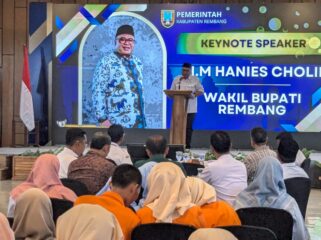 Wabup Rembang M Hanies Cholil Barro' memberikan sambutan di forum Rembang Inovasi Award (RIA) 2025 di salah satu hotel kawasan Jalur Pantura, Rabu (10/12). (Foto: rembangsepekan.com)