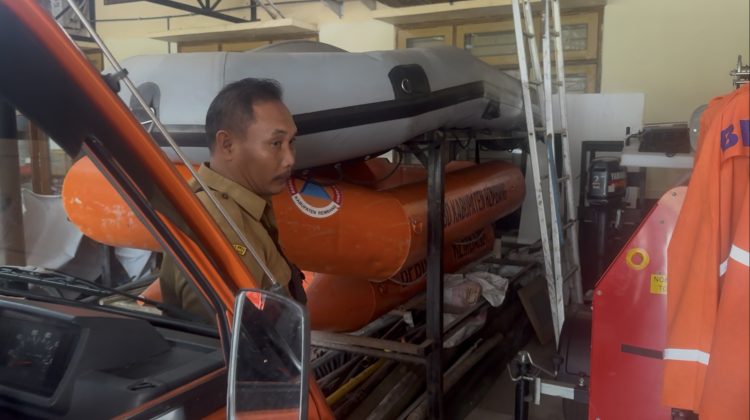 BPBD Rembang pastikan logistik dan peralatan kedaruratan aman dan siap pakai. Foto: rembangsepekan.com 