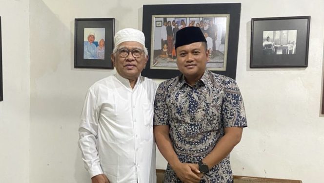 
					AKBP Dhanang Bagus Anggoro saat sowan pamit di kediaman KH. Ahmad Mustofa Bisri (Gus Mus), Jumat (30/1/2026). Foto: rembangsepekan.com