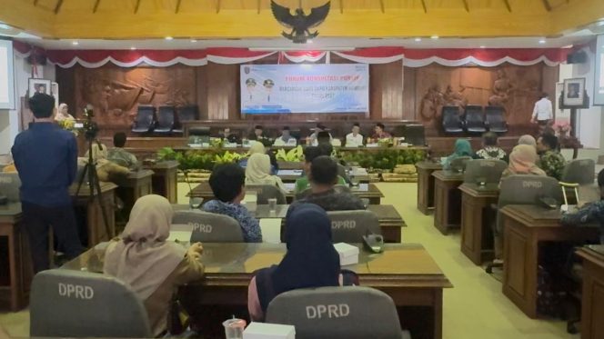 
					Forum Konsultasi Publik RKPD 2027 di ruang paripurna DPRD Rembang, Kamis (29/1/2026). Foto: rembangsepekan.com.