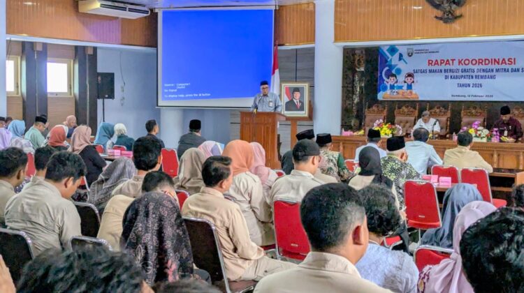 Rapat koordinasi Pemkab Rembang bersama SPPG di Lantai 4 Gedung Setda Rembang, Kamis (12/2/2026). Foto: rembangsepekan.com