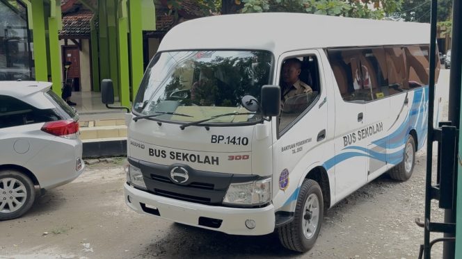 
					Bus Sekolah Kabupaten Rembang. Foto: rembangsepekan.com.