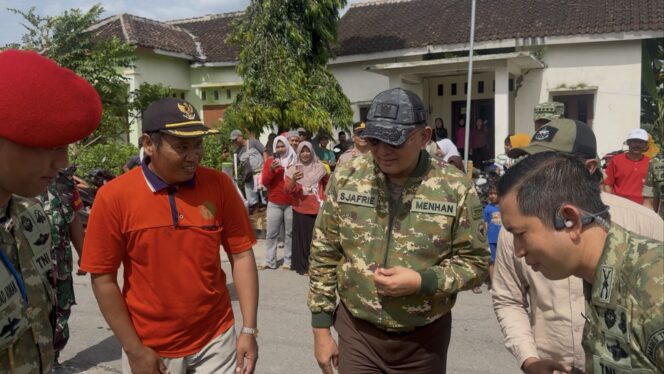 
					Menhan RI Sjafrie Sjamsoeddin berkunjung ke Rembang, meninju lokasi YTP 888 Satria Sejati di Bangunrejo, Pamotan, Selasa (17/2/2026). Foto: rembangsepekan.com