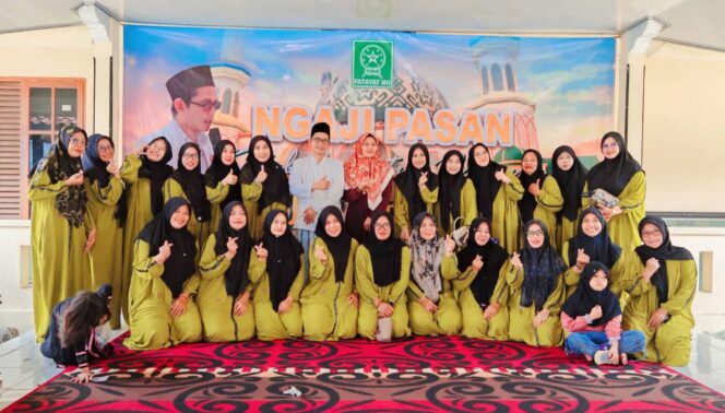
					Ngaji Pasan Edisi Ke-6 Fatayat NU Rembang. Foto: Dok Fatayat NU Rembang.