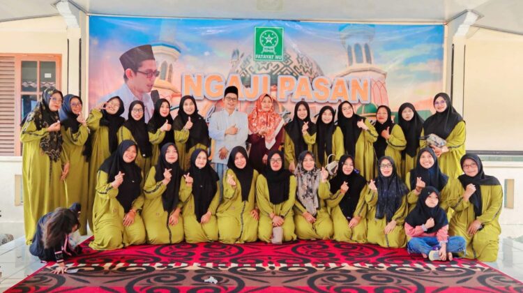 Ngaji Pasan Edisi Ke-6 Fatayat NU Rembang. Foto: Dok Fatayat NU Rembang.