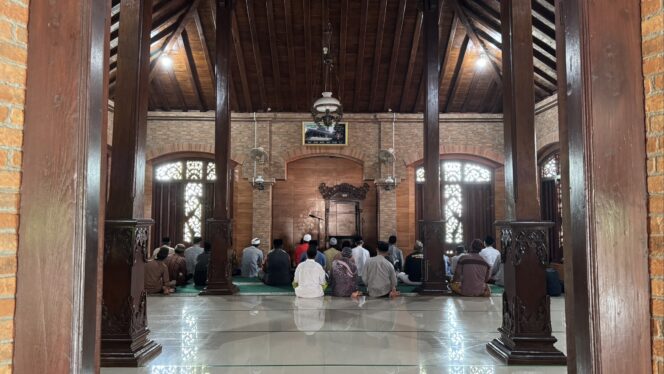 
					Masjid Penjnggalan Sunan Bonang di Desa Bonang, Lasem, Rembang. Foto: rembangsepekan.com
