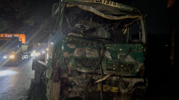 KBM Truk tabrakan di Pantura Rembang, masuk wilayah Desa Punjulharjo, Rabu (11/3/2026). Foto: rembangsepekan.com