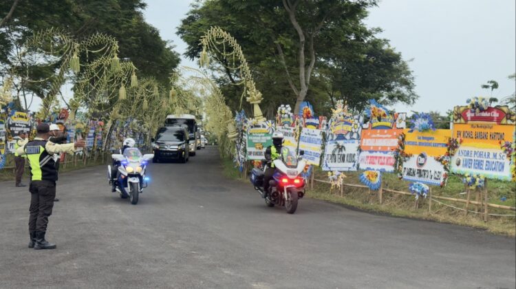 Jenazah Michael Bambang Hartono tiba di Kompleks Pemakaman Keluarga di Dukuh Nggodo, Desa Punjulharjo, Rembang, Rabu (25/3/2026). Foto: rembangsepekan.com