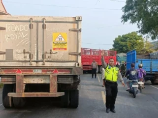 Kecelakaan lalu lintas di Jalur Pantura Kragan, Rembang, Senin (20/4/2026). Foto: rembangsepekan.com
