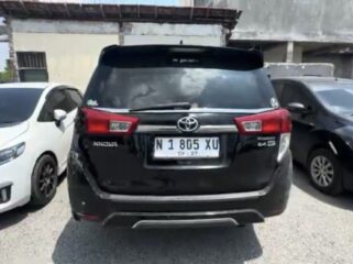 Toyota innova yang ditemukan warga Candimulyo, Sedan, kini diamankan polisi di Mapolres Rembang, Selasa (14/4/2026). Foto: rembabgsepekan.com