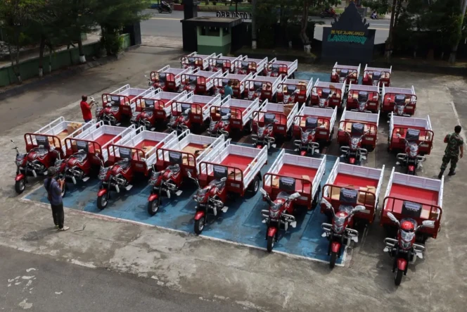 
					30 Unit kendaraan roda tiga untuk KDKMP di Kabupaten Rembang tiba hari ini (28/4/2026) di Makodom Rembang. Foto: rembangsepekan.com