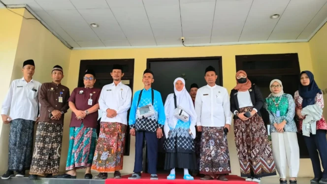 
					2 Calhaj Rembang berangkat lebih awal, Kamis (30/4/2026). Foto: rembangsepekan.com