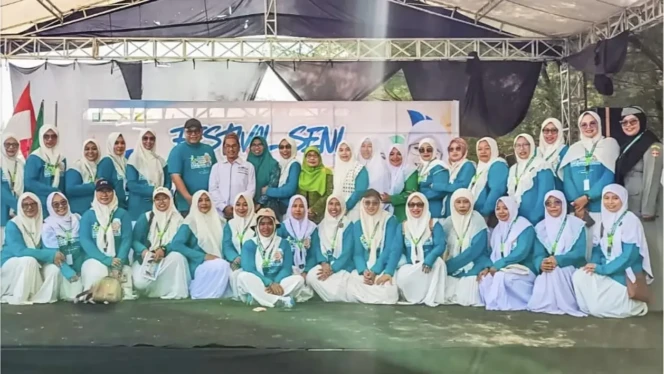 
					Harlah ke-76 Fatayat NU di Pantai Karangjahe, Minggu (19/4/2026). Foto: rembangsepekan.com