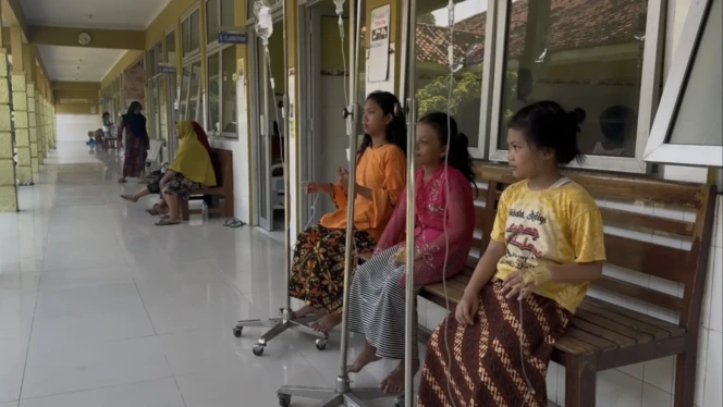 
					Puluhan Siswa SD di Kragan, Rembang diduga alami keracunan usai konsumsi MBG, Selasa (21/4/2025). Foto: rembangsepekan.com