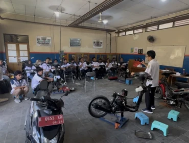 Pelatihan otomotif di BLK Dinperinaker Rembang, Rabu (29/4/2026). Foto: rembabgsepekan.com