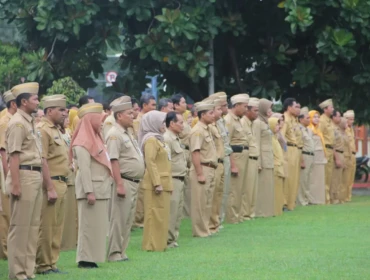 ASN Pemkab Rembang saat mengikuti apel. Foto: rembangsepekan.com
