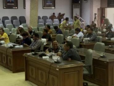 Forum audiensi asosiasi nelayan bersama DPRD Rembang hari ini (4/5/2026) di Ruang Paripurna Gedung DPRD setempat. Foto: rembangsepekan.com