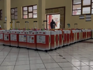 Koper milik calon jemaah haji Rembang mukai dikumpulkan di Balai Kartini Rembang hari ini (4/5/2026). Foto: rembangsepekan.com