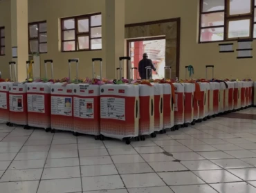 Koper milik calon jemaah haji Rembang mukai dikumpulkan di Balai Kartini Rembang hari ini (4/5/2026). Foto: rembangsepekan.com