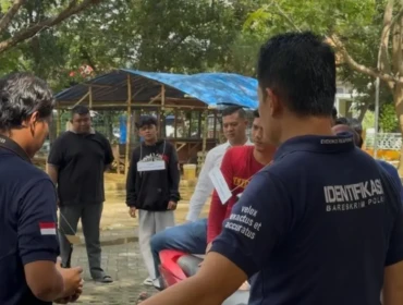 Rekonstruksi kasus pembunuhan remaja di Sedan. (Foto: rembangsepekan.com)