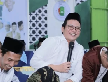 Pengasuh Ponpes LP3iA Narukan, Kragan, Rembang KH Zaimul Umam Nursalim (Gus Umam) yang juga adik dari tokoh ulama kondang KH. Bahauddin Nursalim (Gus Baha). Foto: rembangsepekan.com