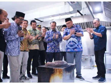 Peluncuran penggunaan CNG,  “Nyala Perdana CNG” di SPPG Dorokandang, Senin (1/6/2026). (Foto: rembangsepekan.com)
