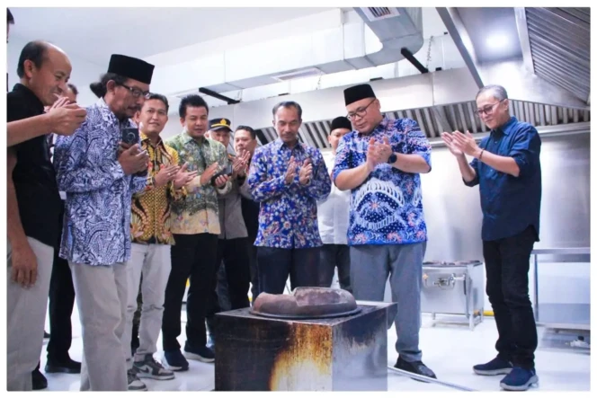 
					Peluncuran penggunaan CNG,  “Nyala Perdana CNG” di SPPG Dorokandang, Senin (1/6/2026). (Foto: rembangsepekan.com)