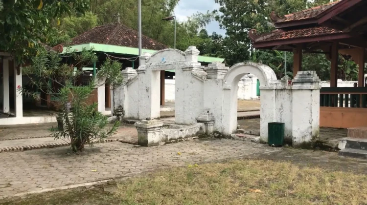 Kompleks Ndalem bekas rumah Sunan Bonang di Desa Bonang, Lasem, Rembang. Foto: rembangsepekan.com