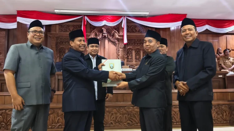 Rapat paripurna KUA-PPAS 2027 di Gedung DPRD Rembang, Senin (7/9/2026). (Foto: rembangsepekan.com)