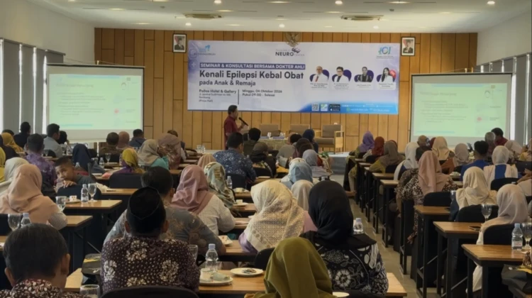 RS Telogorejo Semarang menggelar seminar dan edukasi kesehatan bagi warga Kabupaten Rembang, Minggu (4/10/2026). Foto: rembangsepekan.com
